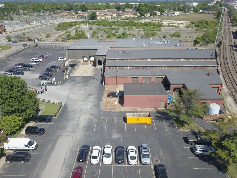 1803 Commerce Rd, Louisville, KY à louer - Photo principale – Image 1 sur 8