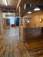 40-44 E Main St, Ware, MA à louer Photo intérieure– Image 2 sur 18