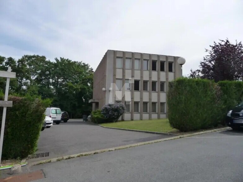 Bureau dans Igny à louer - Photo de l’immeuble – Image 2 sur 8