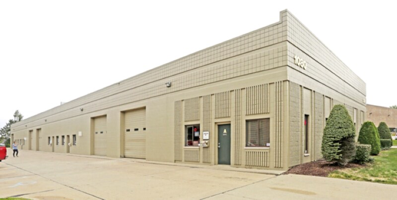 1074-1080 Centre Rd, Auburn Hills, MI à louer Photo de l’immeuble– Image 1 sur 3