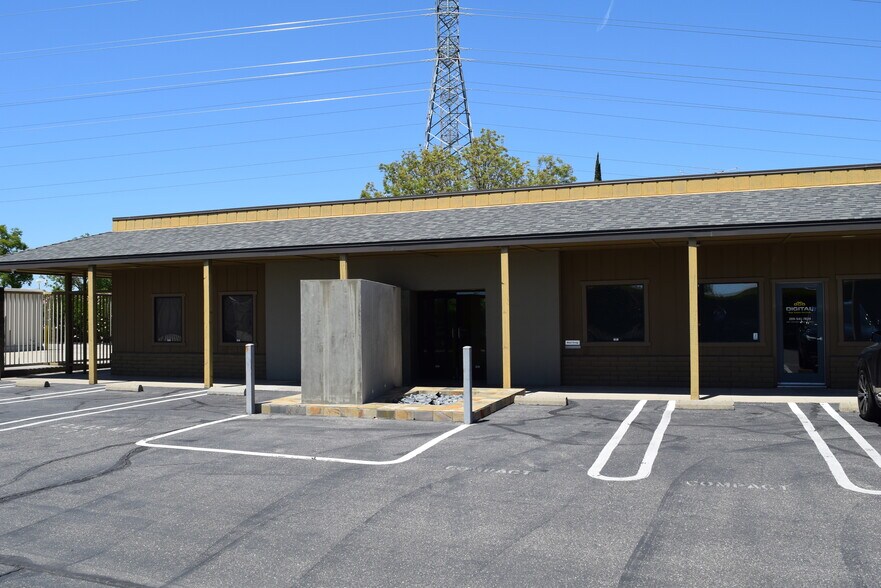 3719 Tully Rd, Modesto, CA à louer - Photo de l’immeuble – Image 2 sur 4
