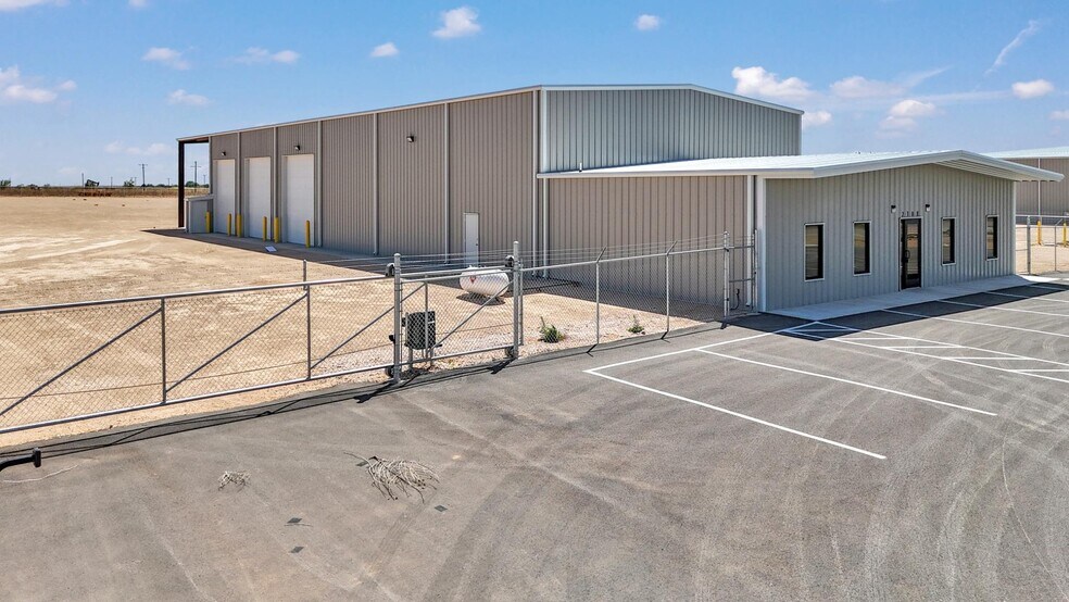 2200 E County 130 rd, Midland, TX à louer - Photo de l’immeuble – Image 3 sur 12