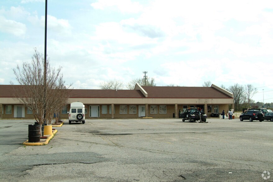 2709 Campostella Rd, Chesapeake, VA à vendre - Photo de l’immeuble – Image 3 sur 9