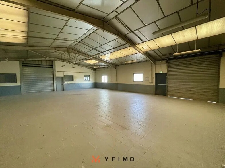 Local d’activités dans Gargenville à louer - Photo intérieure – Image 2 sur 6