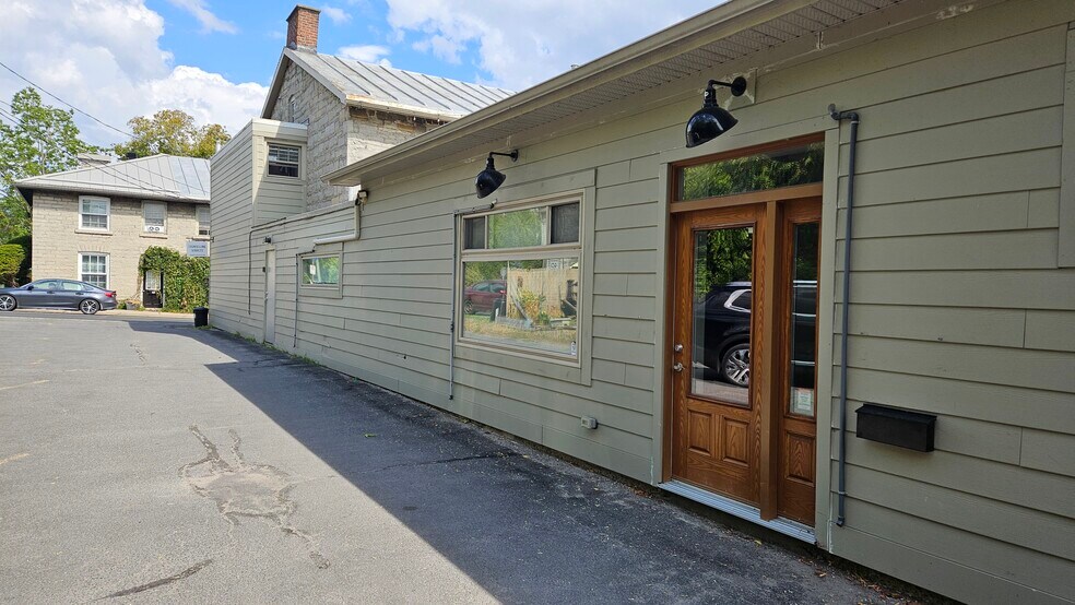 658-662 King St W, Kingston, ON à vendre - Photo de l’immeuble – Image 2 sur 4