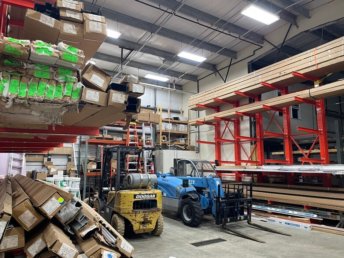 22-28 Summer St, Waltham, MA 02452 - Lot 3 -  - Photo intérieure - Image 1 of 6