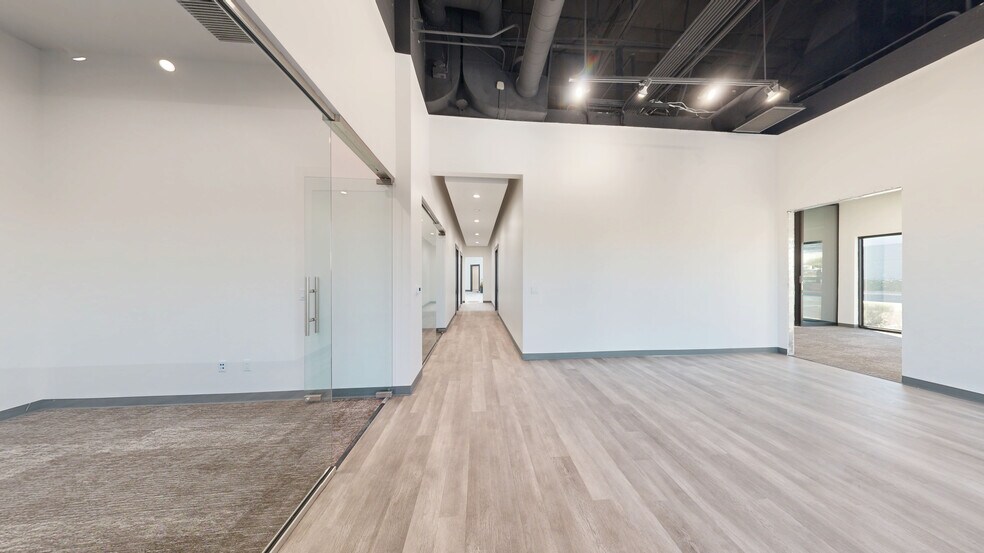 6625 S Valley View Blvd, Las Vegas, NV à louer - Numérisation 3D Matterport – Image 2 sur 17