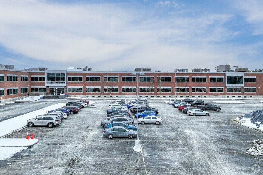 43 Foundry Ave, Waltham, MA à louer - Photo de l’immeuble – Image 3 sur 5