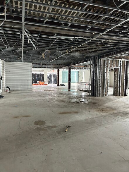 560 Nostrand Ave, Brooklyn, NY à louer - Photo de l’immeuble – Image 2 sur 6
