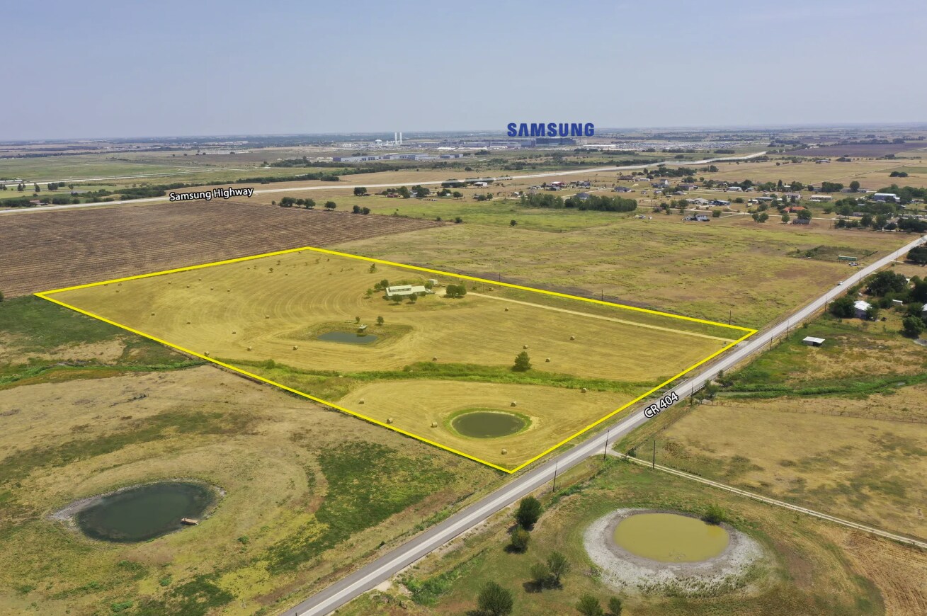 301 County Road 404, Taylor, TX à vendre Photo principale– Image 1 sur 9