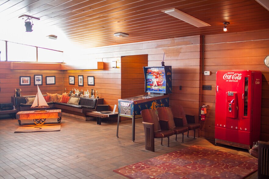 1433 Northside Blvd, South Bend, IN à vendre - Photo de l’immeuble – Image 2 sur 11