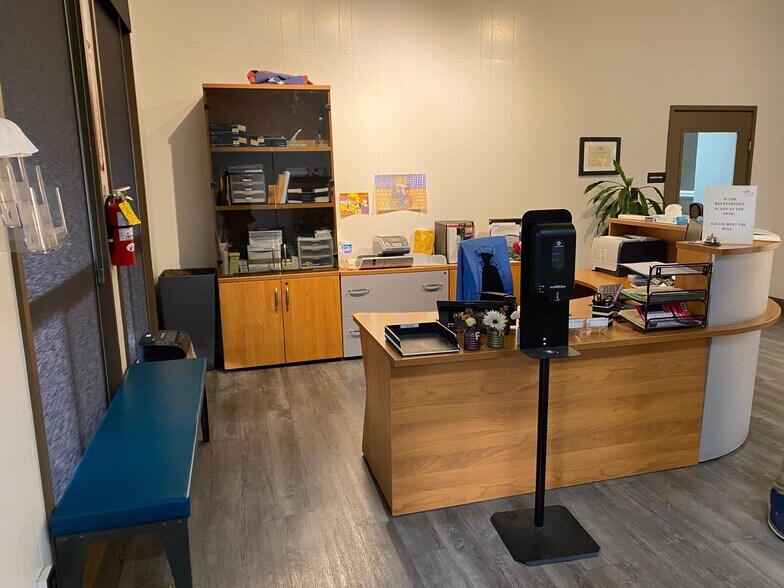 4303 E Ashlan, Fresno, CA à louer - Hall d’entrée – Image 3 sur 4