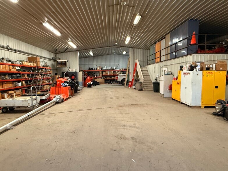 1828 23rd St S, Moorhead, MN à louer - Photo de l’immeuble – Image 2 sur 9