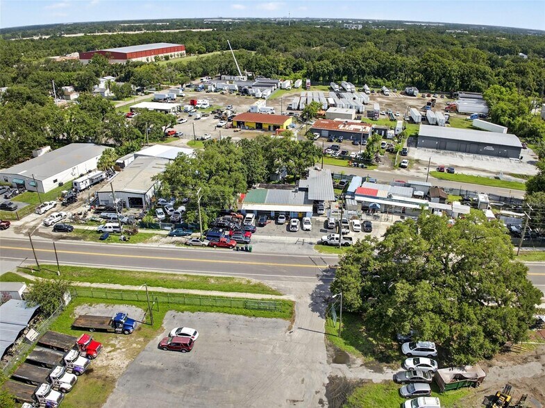 6245 E Columbus Dr, Tampa, FL à vendre - Photo de l’immeuble – Image 2 sur 8