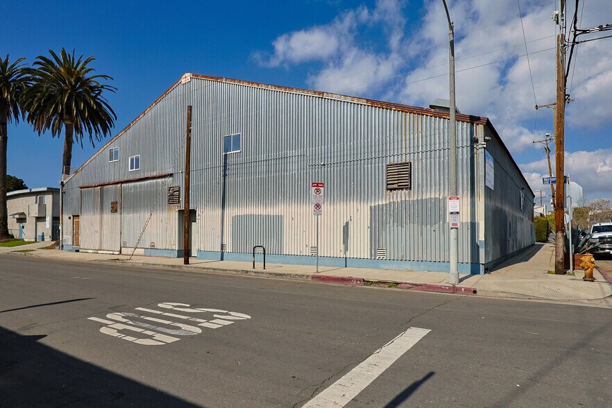 361 Vernon Ave, Venice, CA à louer - Photo de l’immeuble – Image 2 sur 58