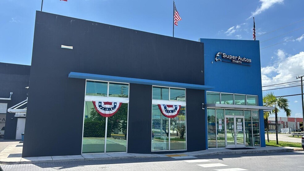 NW 58th St, Doral, FL à vendre - Photo de l’immeuble – Image 2 sur 17