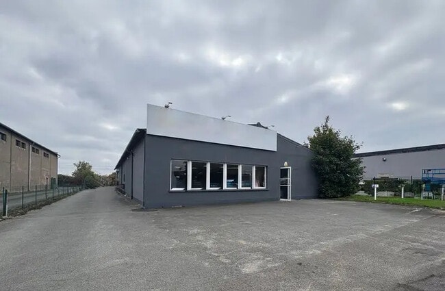 Plus de détails pour Rue Lavoisier, Ingré - Différents types d’espaces à louer