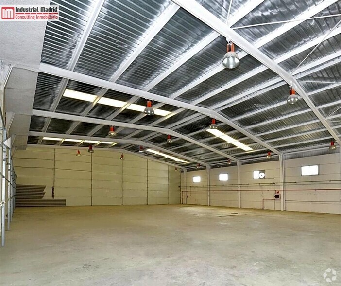 Industriel/Logistique dans El Álamo, Madrid à vendre - Photo de l’immeuble – Image 1 sur 12