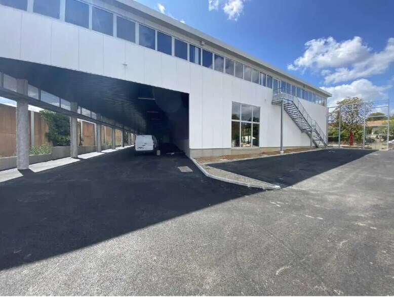 Bureau dans Carbon-Blanc à vendre - Photo de l’immeuble – Image 2 sur 8