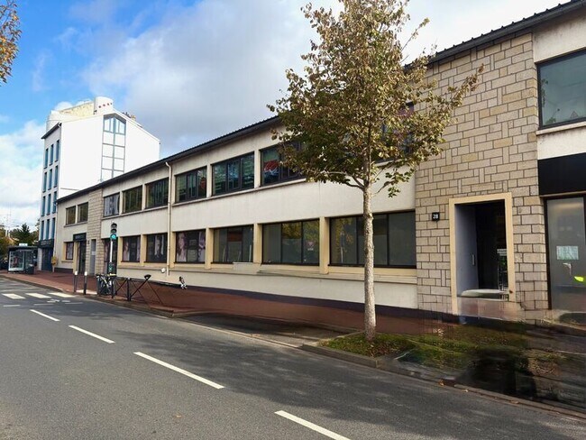 Plus de détails pour 30 Rue Chapsal, Joinville-le-Pont - Bureau à louer