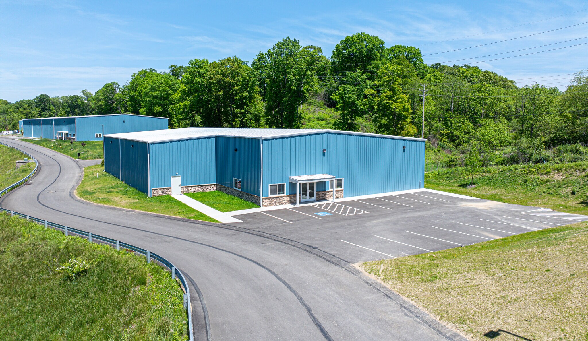 18 McClaren Rd, Coraopolis, PA à louer Photo de l’immeuble– Image 1 sur 6