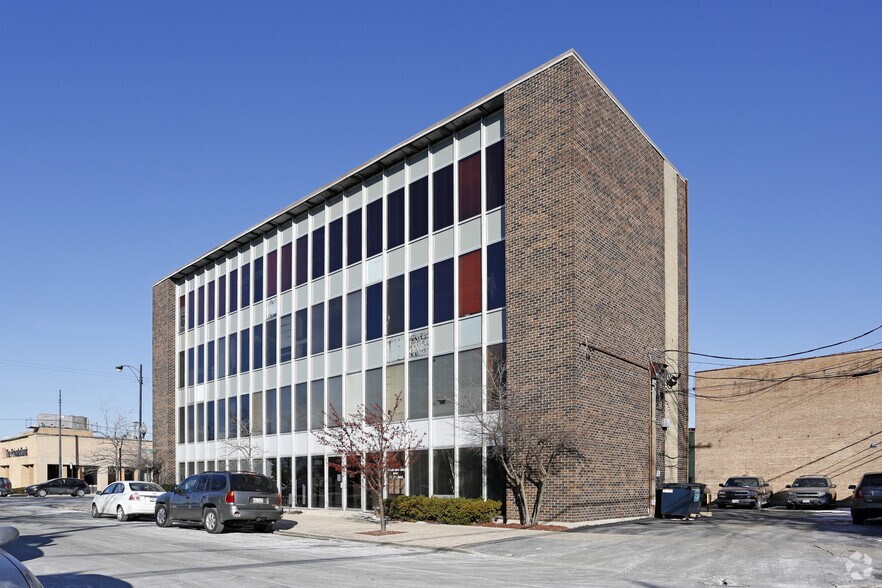 3055 W 111th St, Chicago, IL à louer - Photo de l’immeuble – Image 1 sur 5