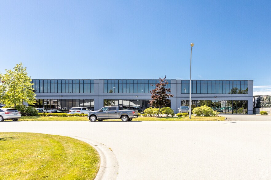 5517 Production Blvd, Surrey, BC à louer - Photo de l’immeuble – Image 2 sur 4