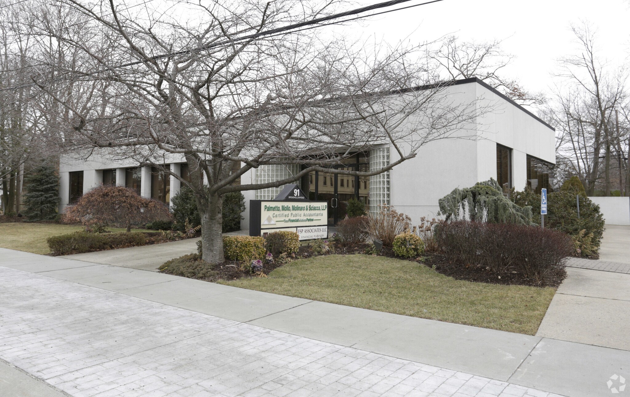91 Broadhollow Rd, Melville, NY à louer Photo principale– Image 1 sur 5