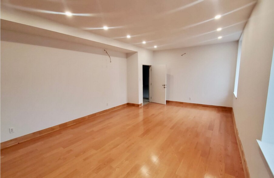 230-236 Rue Saint-Jacques, Montréal, QC à louer - Photo intérieure – Image 3 sur 5