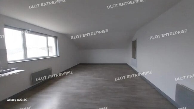 Plus de détails pour Local d’activités à vendre