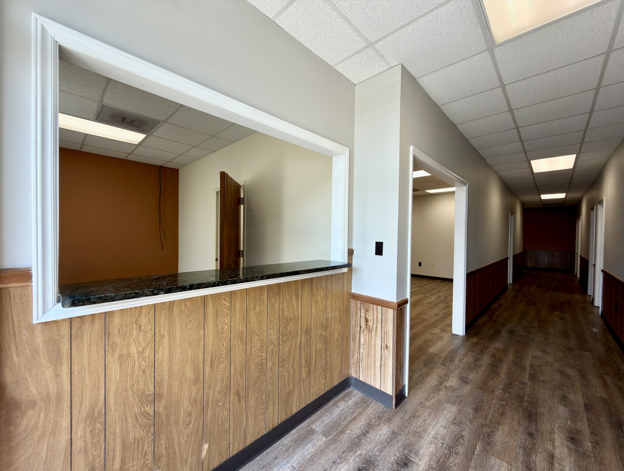 300 N Hayne St, Monroe, NC à louer Photo intérieure– Image 1 sur 16