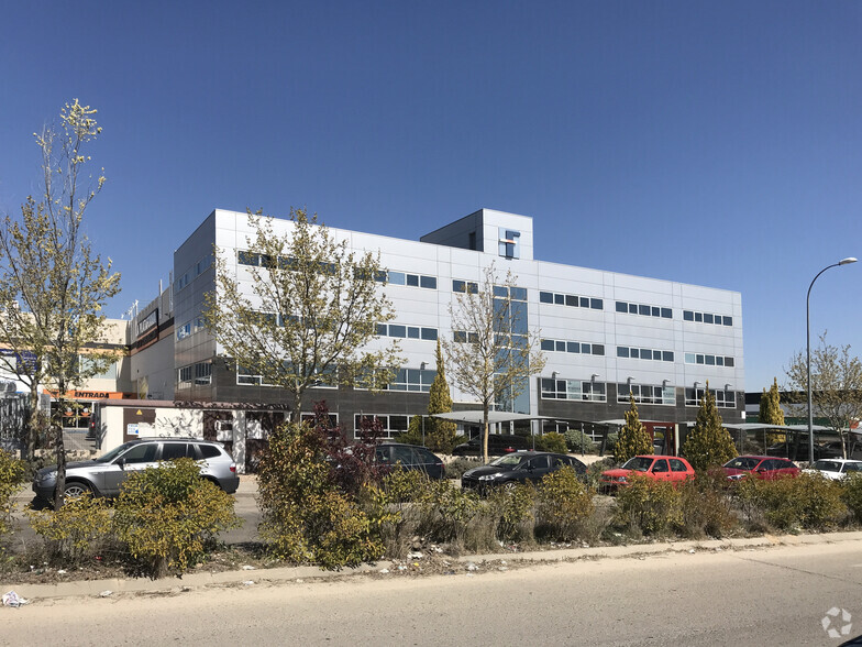 Bureau dans Alcorcón, Madrid à louer - Photo principale – Image 1 sur 2