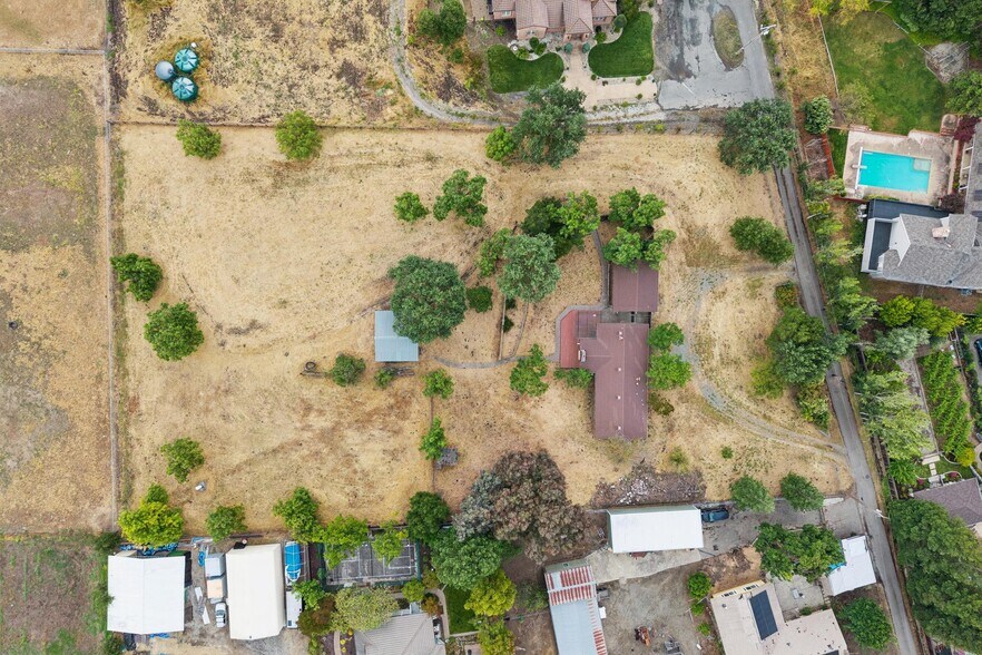 744 Mockingbird Ln, Pleasanton, CA à vendre - Photo de l’immeuble – Image 3 sur 8