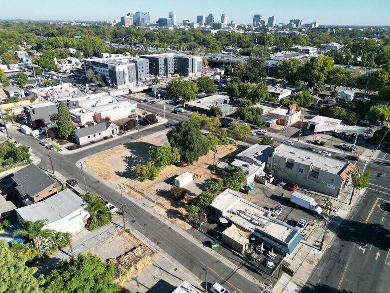2020 Broadway, Sacramento, CA à vendre - Photo de l’immeuble – Image 2 sur 5