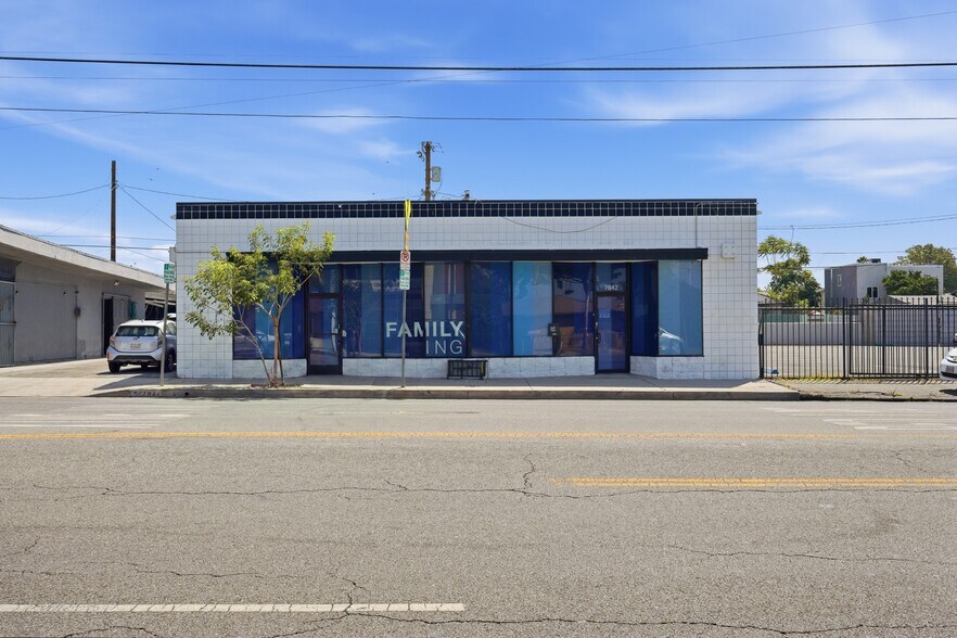 7842 Lankershim Blvd, North Hollywood, CA à vendre - Photo de l’immeuble – Image 1 sur 18