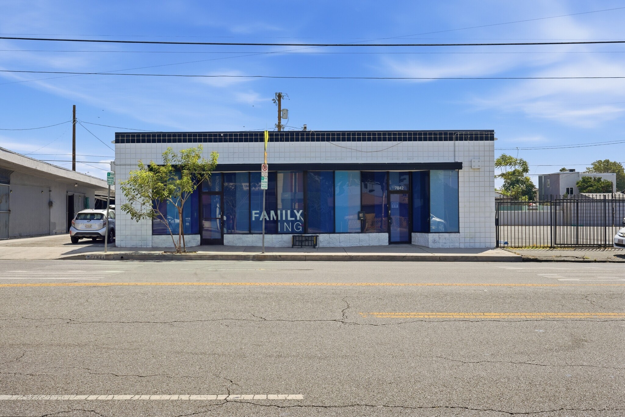 7842 Lankershim Blvd, North Hollywood, CA à vendre Photo de l’immeuble– Image 1 sur 19