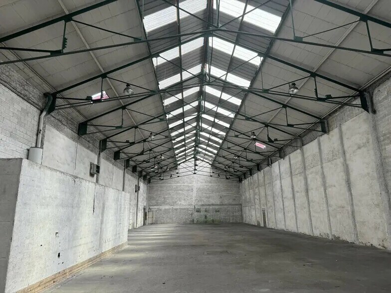 Local d’activités dans Lyon à louer - Photo intérieure – Image 2 sur 4