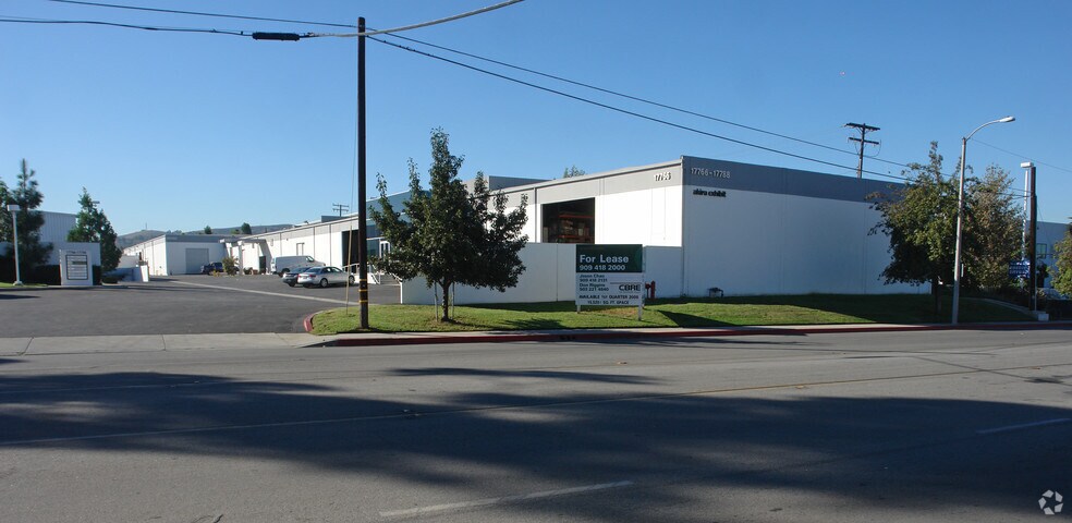 17766-17780 E Rowland St, City Of Industry, CA à louer - Photo de l’immeuble – Image 3 sur 6