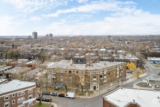 5556 Ch De La Côte-Saint-Luc, Montréal, QC - VUE AÉRIENNE  vue de carte