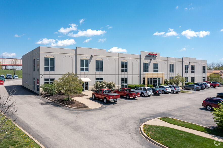 2115 Stanley Gault Pky, Louisville, KY à louer - Photo principale – Image 1 sur 4
