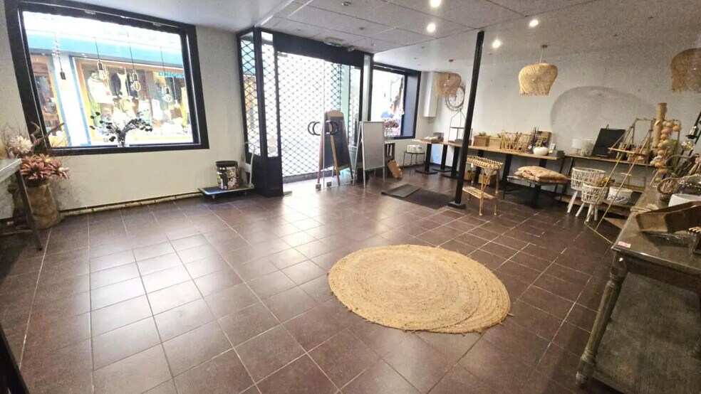 Local d'activités dans Dreux à vendre - Photo de l’immeuble – Image 3 sur 18