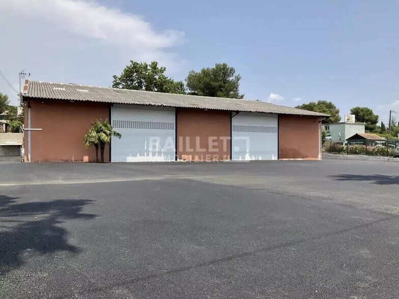 Local commercial dans Le Muy à louer - Photo de l’immeuble – Image 1 sur 8