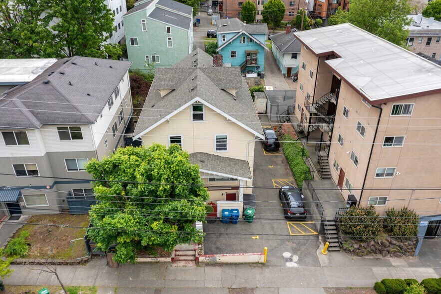 4226 7th Ave NE, Seattle, WA à vendre - Photo de l’immeuble – Image 2 sur 25