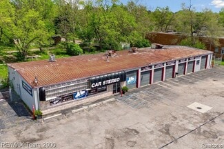 Plus de détails pour 2833 S Dort Hwy, Flint, MI - Local d’activités à vendre