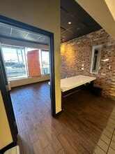 3421-3431 E Tremont Ave, Bronx, NY à louer Photo intérieure– Image 2 sur 6