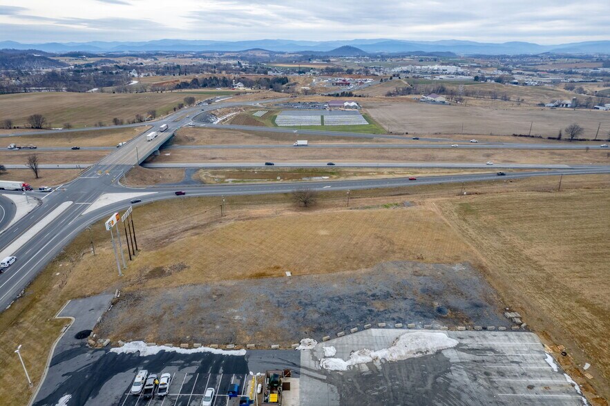 6260 Walton Wy, Mount Crawford, VA à louer - Photo de l’immeuble – Image 3 sur 9