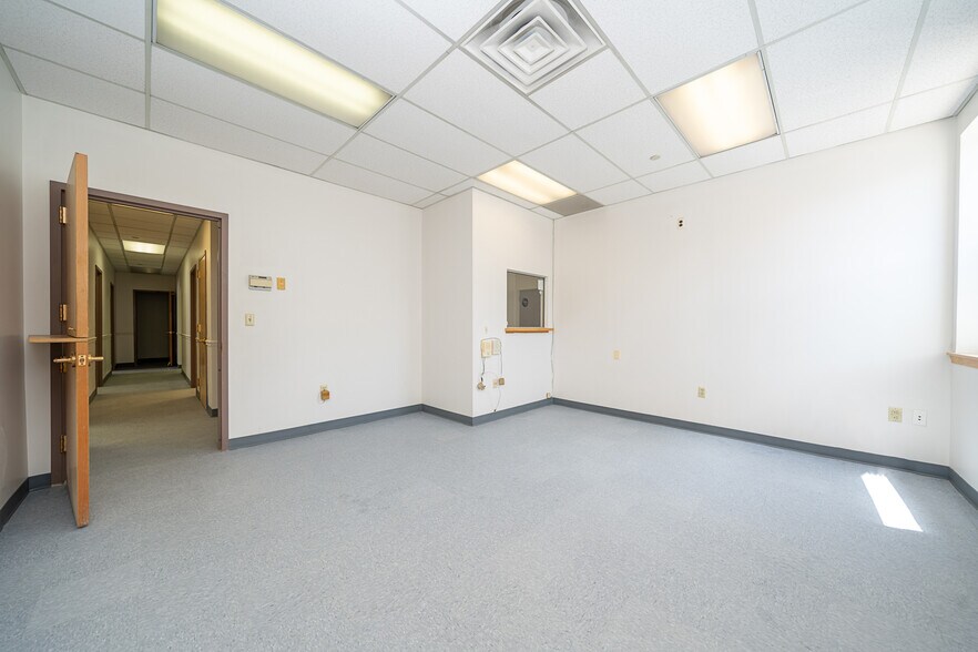 1310 5th St, North Bergen, NJ à louer - Photo de l’immeuble – Image 3 sur 28