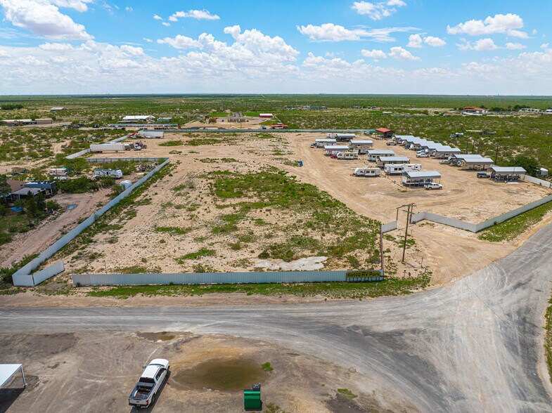 5588 S Stockton Ave, Monahans, TX à vendre - Photo de l’immeuble – Image 3 sur 14