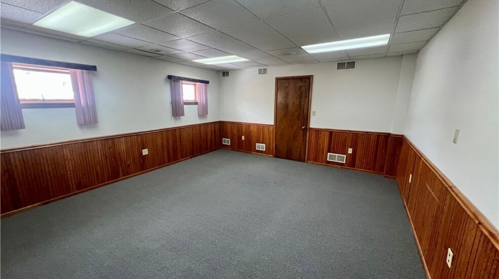 438 Line Ave, Ellwood City, PA à vendre - Photo intérieure – Image 3 sur 12