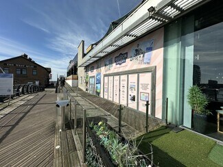 Plus de détails pour 3A Waterfront, Brighton - Bureau, Local commercial à louer